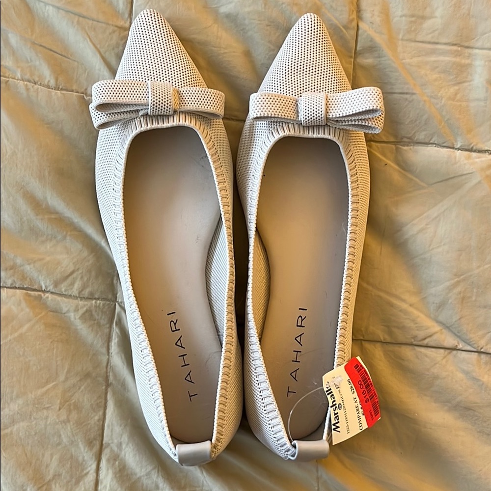 Tahari Cream Flats with Bow Detail